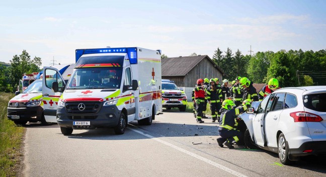 Schwerer Crash zwischen zwei PKW bei Eitzing fordert zwei Verletzte