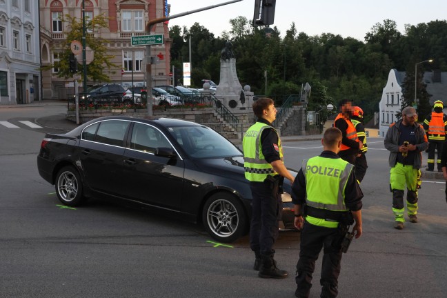 Kreuzungscrash auf sogenannter "Stiftskreuzung" an der Gmundener Strae in Lambach