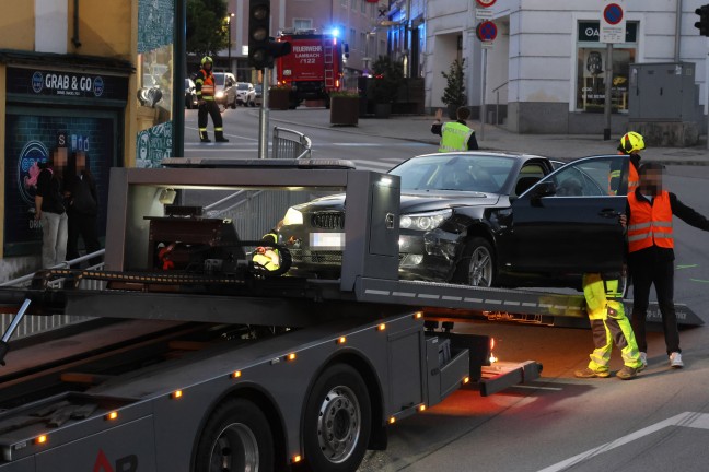 Kreuzungscrash auf sogenannter "Stiftskreuzung" an der Gmundener Strae in Lambach