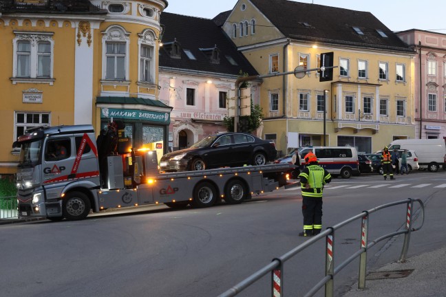 Kreuzungscrash auf sogenannter "Stiftskreuzung" an der Gmundener Strae in Lambach