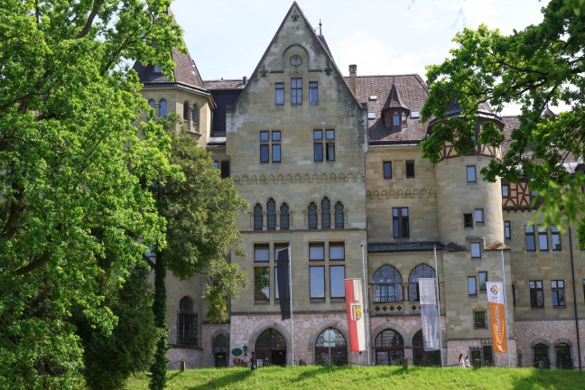 79 Menschen betroffen: Protestaktion gegen Schlieung des Pflege- und Betreuungszentrums in Gmunden