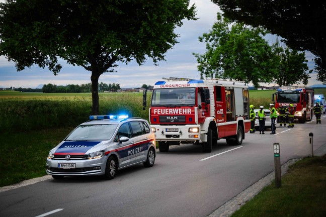 Schwere Frontalkollision zwischen zwei PKW bei Burgkirchen