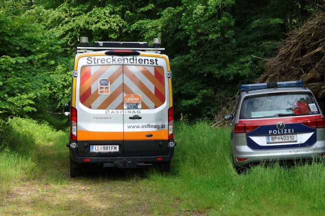 Totalsperre der Welser Autobahn: Brand in Unterfhrung des Schleibaches in Weikirchen an der Traun