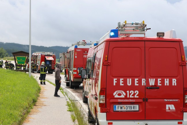 Auto auf Hausruckstrae bei Eberschwang gegen Straenlaterne geprallt