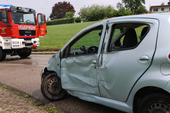 Auto auf Hausruckstrae bei Eberschwang gegen Straenlaterne geprallt