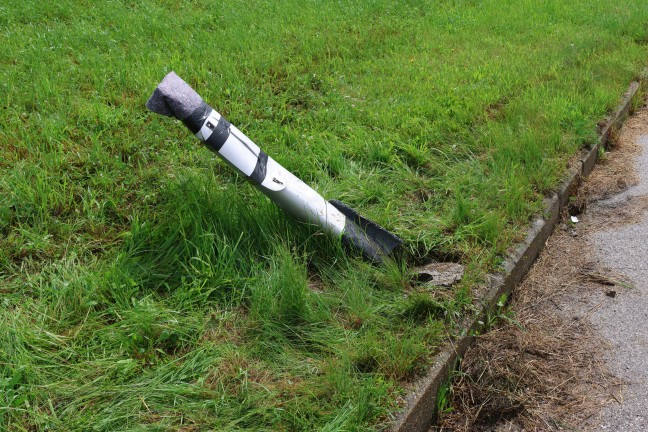 Auto auf Hausruckstrae bei Eberschwang gegen Straenlaterne geprallt