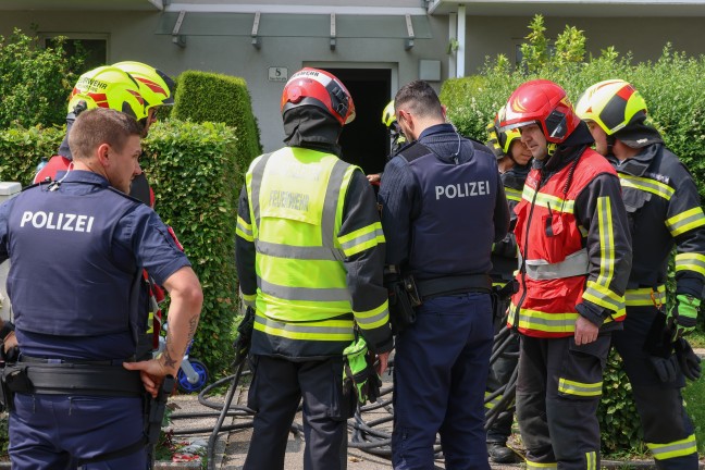 Drei Feuerwehren bei Kchenbrand in einem Mehrparteienhaus in Steinerkirchen an der Traun im Einsatz