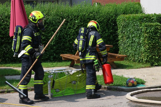 Drei Feuerwehren bei Kchenbrand in einem Mehrparteienhaus in Steinerkirchen an der Traun im Einsatz