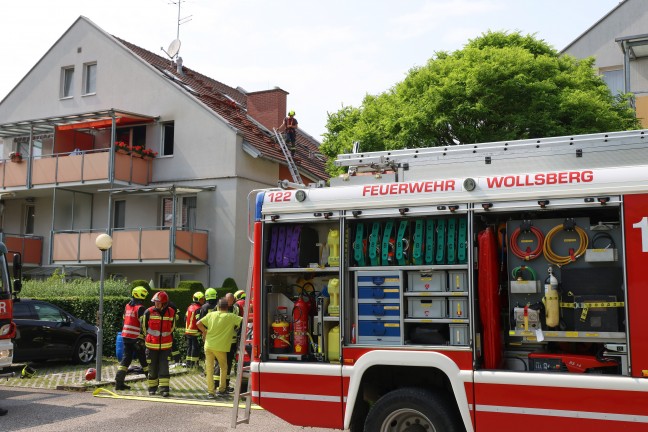 Drei Feuerwehren bei Kchenbrand in einem Mehrparteienhaus in Steinerkirchen an der Traun im Einsatz