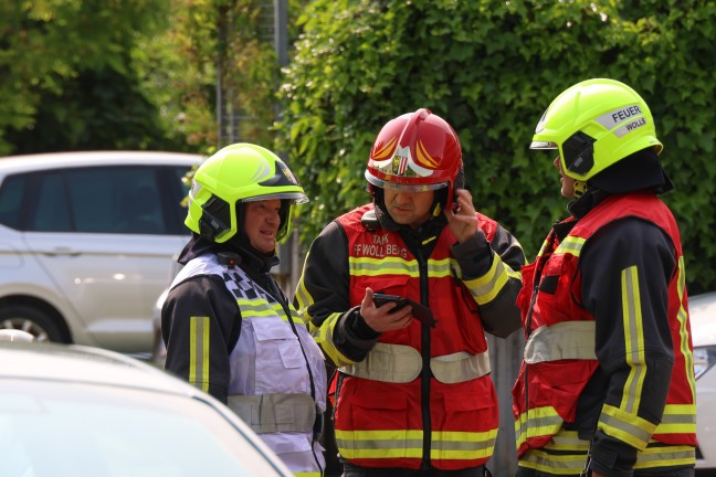 Drei Feuerwehren bei Kchenbrand in einem Mehrparteienhaus in Steinerkirchen an der Traun im Einsatz