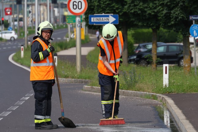 Schwerer Kreuzungscrash auf der Kremstalstrae in Leonding fordert zwei Verletzte