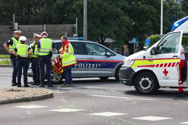 Schwerer Kreuzungscrash auf der Kremstalstrae in Leonding fordert zwei Verletzte