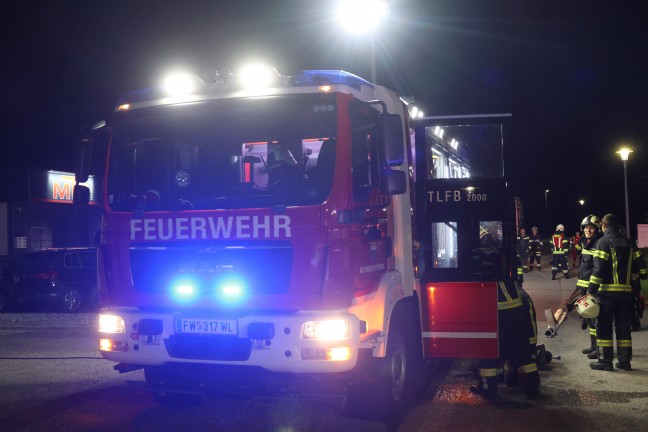 Keller verraucht: Zwei Feuerwehren bei einem Wohnhaus in Bad Wimsbach-Neydharting im Einsatz