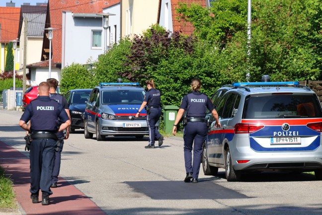 Messerattacke: 16-Jhriger stach in einem Wohnhaus in Pasching mit Messer auf seine Mutter ein