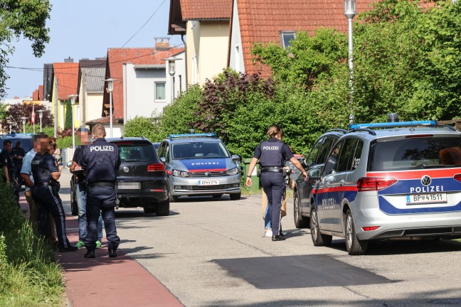 Messerattacke: 16-Jhriger stach in einem Wohnhaus in Pasching mit Messer auf seine Mutter ein