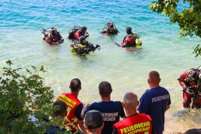 Taucheinsatz im Attersee: Groaufgebot sucht bei Steinbach am Attersee nach abgngiger Taucherin