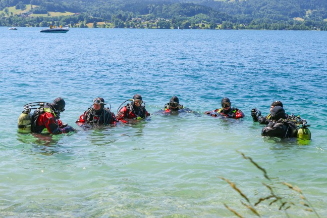 Taucheinsatz im Attersee: Groaufgebot sucht bei Steinbach am Attersee nach abgngiger Taucherin