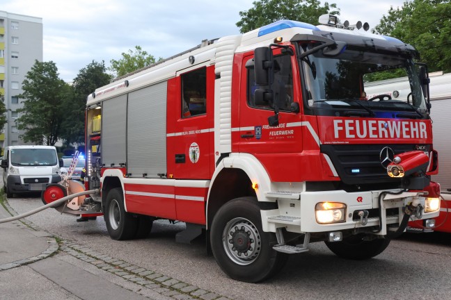 Mllinsel in einer Wohnanlage in Wels-Vogelweide in Vollbrand
