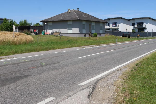 Taiskirchen im Innkreis: Auffahrunfall zwischen zwei Fahrzeugen fordert eine verletzte Person
