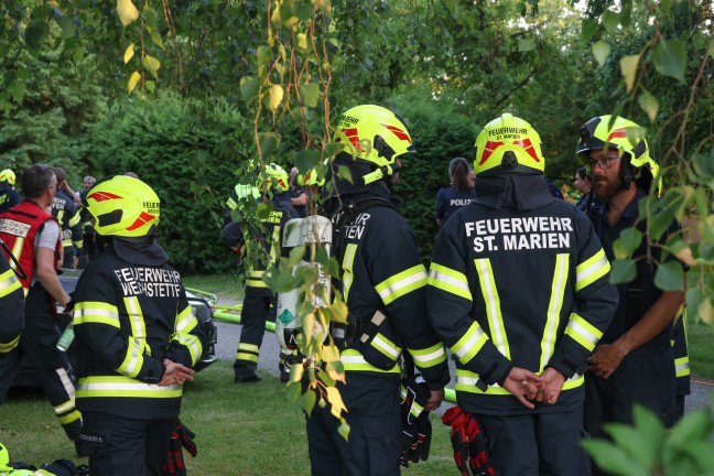 Drei Feuerwehren bei verrauchtem Keller in einem Wohnhaus in St. Marien im Einsatz