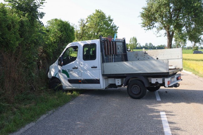 Pritschenwagen umgestrzt: Lenker blieb bei Unfall in St. Marien unverletzt