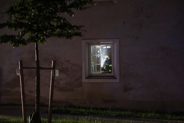 Einsatzkrfte bei Kleinbrand in einem Vereinslokal in Wels-Innenstadt im Einsatz