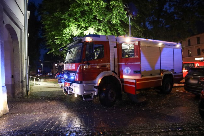 Einsatzkrfte bei Kleinbrand in einem Vereinslokal in Wels-Innenstadt im Einsatz