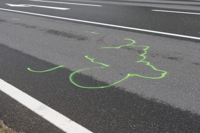 Radfahrer (82) starb bei Kollision mit LKW auf Pyhrnpass Strae in Micheldorf in Obersterreich