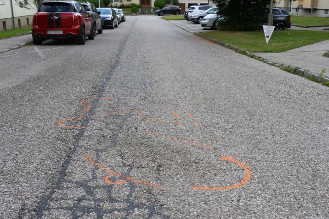Tdlicher Verkehrsunfall: E-Scooter-Lenker (37) nach Kollision mit Fugnger im Klinikum verstorben