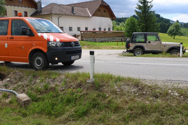 Drei Feuerwehren zu schwerem Verkehrsunfall nach Altmnster alarmiert