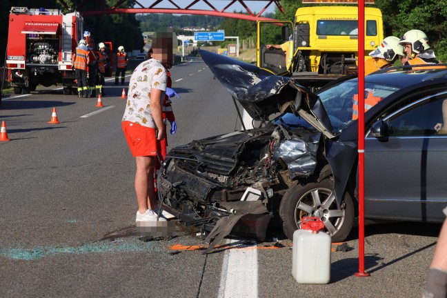 Fnf Verletzte: Crash mit sechs Fahrzeugen sowie Auffahrunfall auf Westautobahn in Vorchdorf