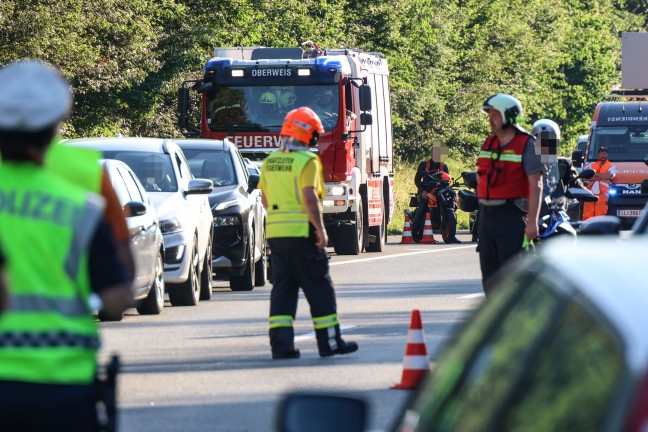 Fnf Verletzte: Crash mit sechs Fahrzeugen sowie Auffahrunfall auf Westautobahn in Vorchdorf