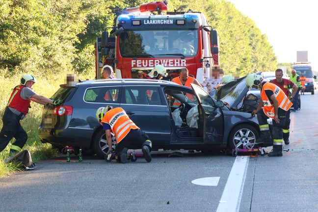 Fnf Verletzte: Crash mit sechs Fahrzeugen sowie Auffahrunfall auf Westautobahn in Vorchdorf