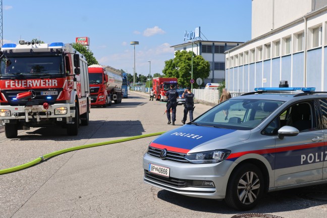 Chemische Reaktion sorgte fr Einsatz der Feuerwehr bei Entsorgungsunternehmen Wels-Pernau