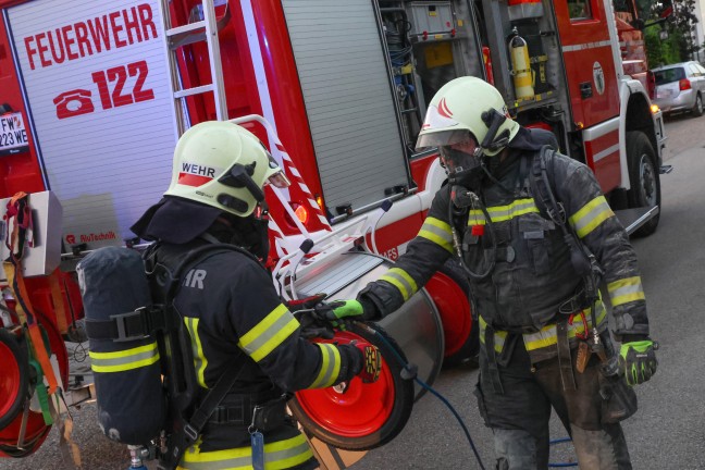 Kohlenmonoxidaustritt nach frischer Lieferung von Holzpellets in einem Wohnhaus in Wels-Pernau
