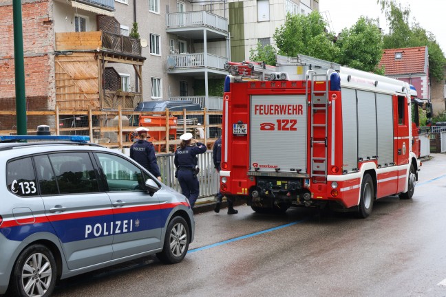 Wels-Innenstadt: Einsatz eines Fliewasserretters bei Sicherstellung einer Waffe im Welser Mhlbach