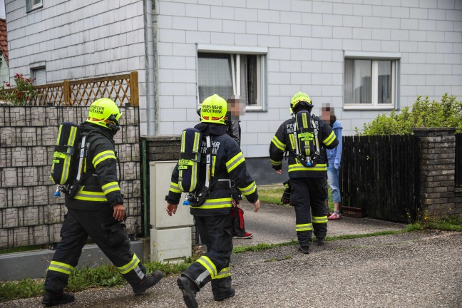 Einsatzkrfte zu vermeintlichem Gasaustritt im Keller eines Wohnhauses in Marchtrenk alarmiert