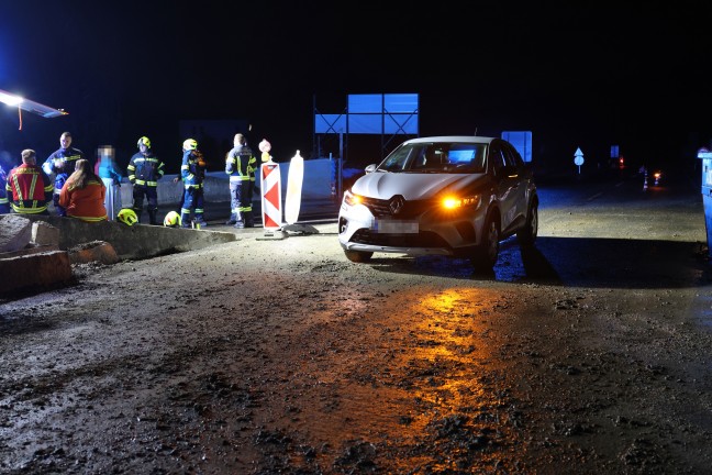 Absicherung fehlte: Auto auf Innviertler Strae bei Schllberg beinahe in Baugrube gestrzt