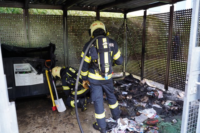 Mllinsel bei einer Wohnanlage in Leonding nahezu in Vollbrand