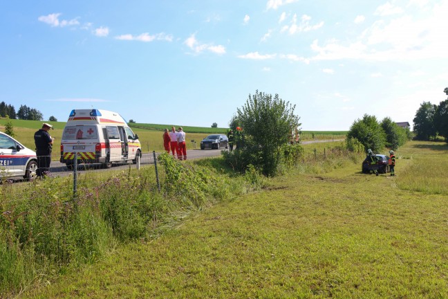 Autolenkerin auf Rieder Strae bei St. Marienkirchen am Hausruck von Strae abgekommen