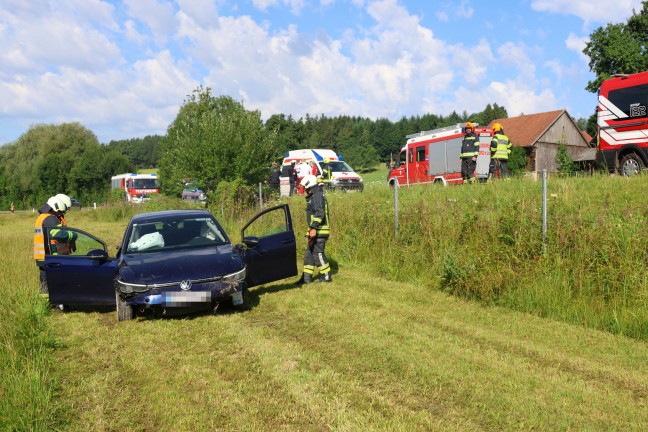 Autolenkerin auf Rieder Strae bei St. Marienkirchen am Hausruck von Strae abgekommen