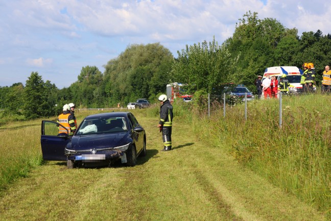 Autolenkerin auf Rieder Strae bei St. Marienkirchen am Hausruck von Strae abgekommen
