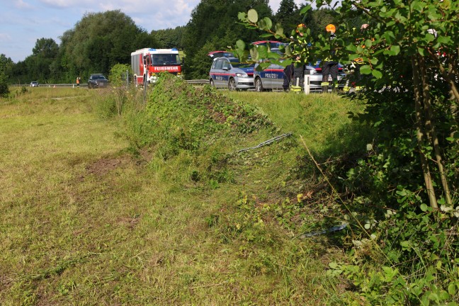Autolenkerin auf Rieder Strae bei St. Marienkirchen am Hausruck von Strae abgekommen