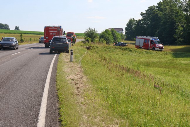 Autolenkerin auf Rieder Strae bei St. Marienkirchen am Hausruck von Strae abgekommen