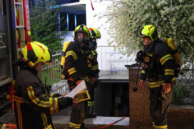 CO-Alarm: Ausgasende Holzpellets sorgten fr Einsatz der Feuerwehr in einem Wohnhaus in Gunskirchen