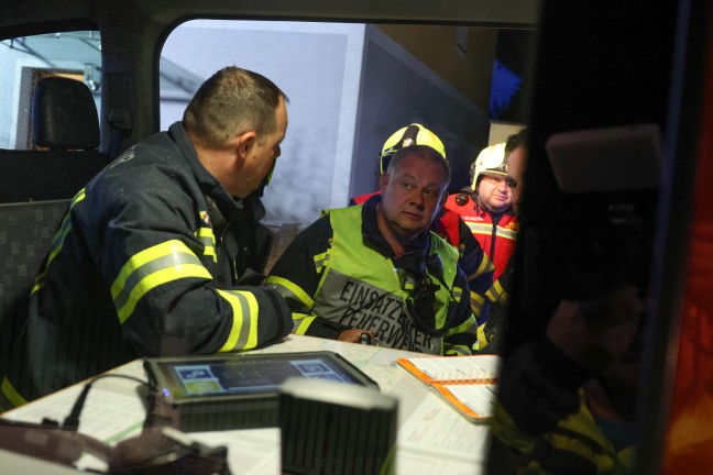 CO-Alarm: Ausgasende Holzpellets sorgten fr Einsatz der Feuerwehr in einem Wohnhaus in Gunskirchen