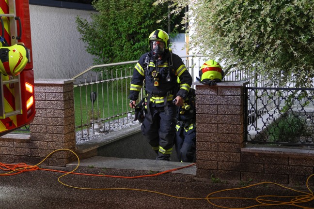 CO-Alarm: Ausgasende Holzpellets sorgten fr Einsatz der Feuerwehr in einem Wohnhaus in Gunskirchen