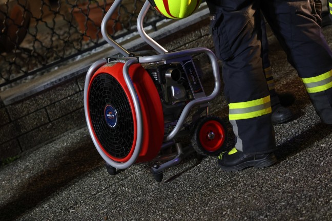 CO-Alarm: Ausgasende Holzpellets sorgten fr Einsatz der Feuerwehr in einem Wohnhaus in Gunskirchen