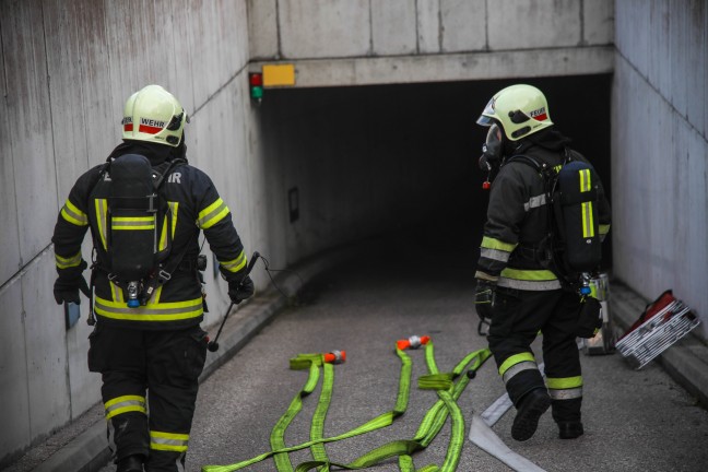 Brand in der Tiefgarage einer Wohnanlage in Wels-Lichtenegg sorgte fr greren Einsatz