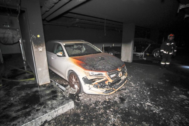 Brand in der Tiefgarage einer Wohnanlage in Wels-Lichtenegg sorgte fr greren Einsatz